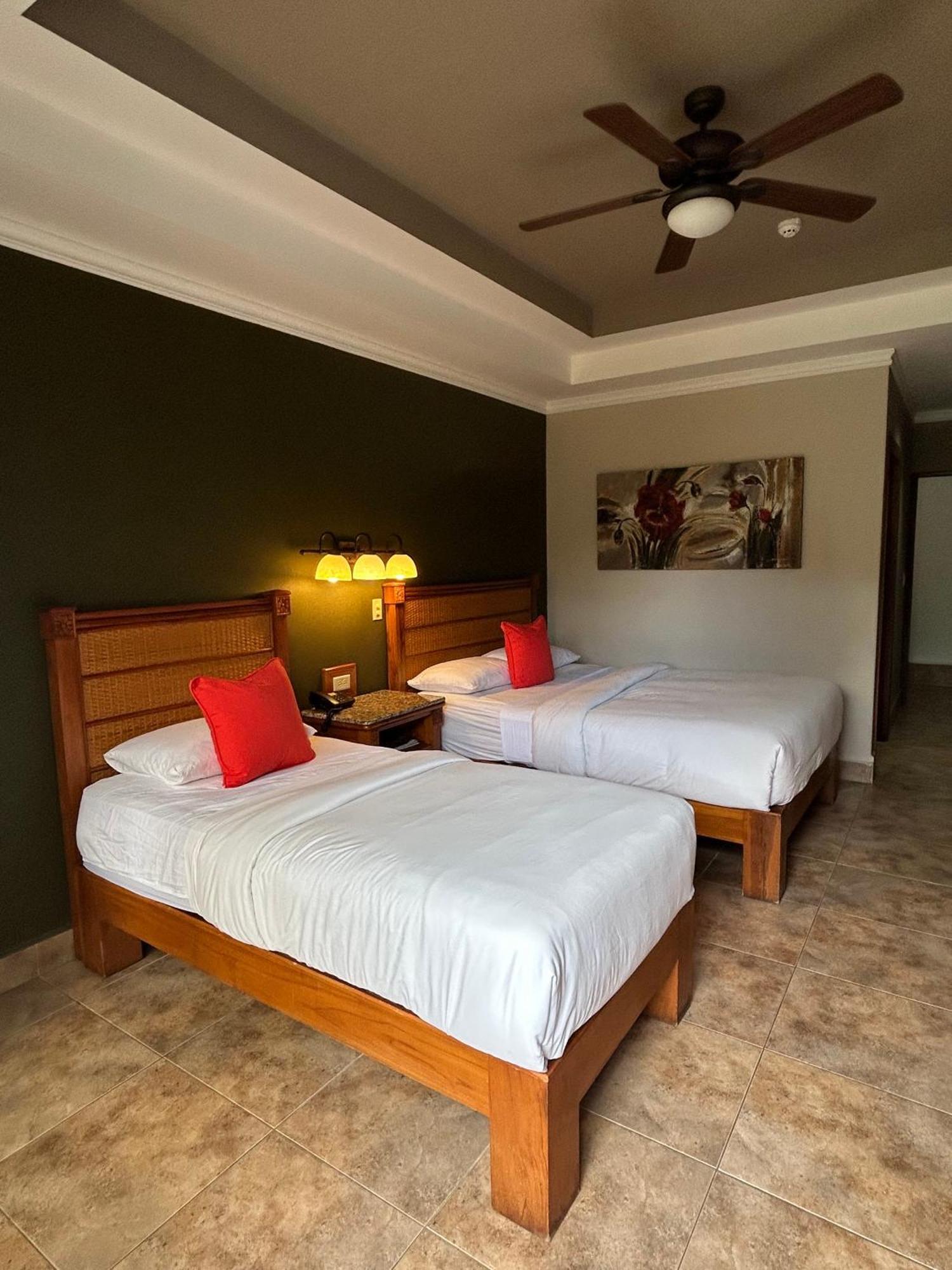 Ladera Hotel 4*